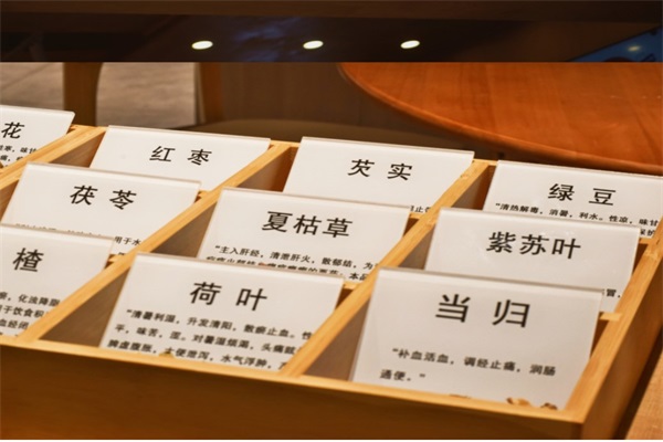 云南青楠五味茶创始人是谁？蒙自青楠五味茶加盟条件及流程有哪些？