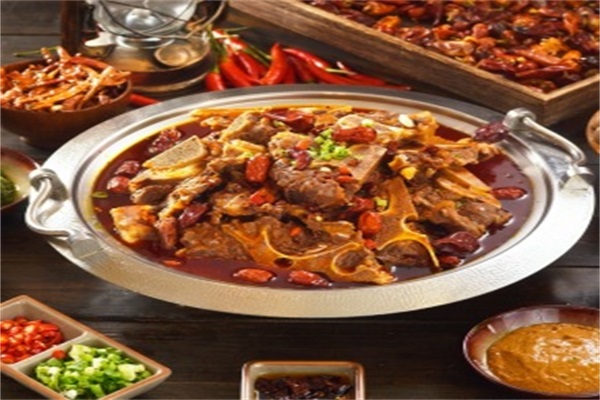 王阿宝牛骨火锅加盟费多少钱？全国一共多少家门店？