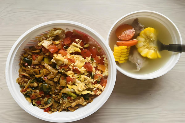 霸碗盖码饭加盟官网