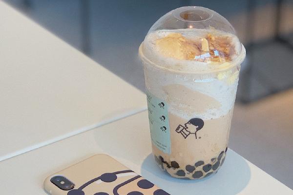 喜茶奶茶店加盟公司总部咨询电话：2025喜茶加盟费大约多少钱?