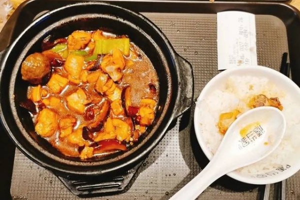 膳当家黄焖鸡一年利润,膳当家黄焖鸡米饭加盟费多少,膳当家黄焖鸡官网,膳当家加盟热线,膳当家总部在哪,膳当家黄焖鸡加盟费明细表