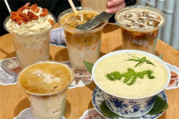 茶颜家族加盟官网公司客服热线电话：茶颜家族奶茶加盟费及加盟条件