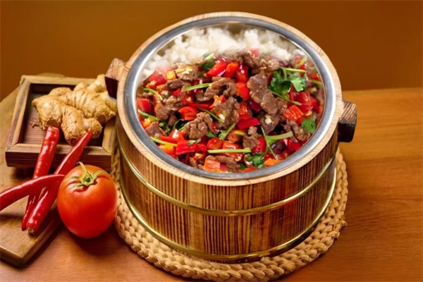 利品湘木桶饭加盟公司总部电话号码：利品湘木桶饭加盟费多少钱？