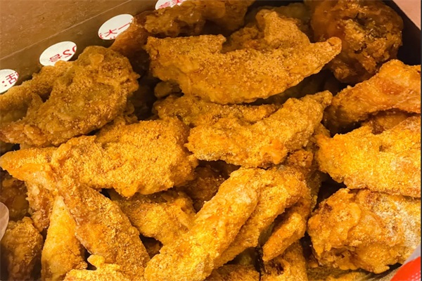 阿捡汴京炸鸡加盟官网电话热线：阿捡汴京炸鸡加盟费多少钱？