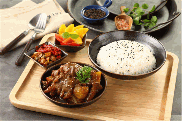 钱小匠爆汁牛肉饭加盟多少钱,钱小匠爆汁牛肉饭加盟费,钱小匠爆汁牛肉饭加盟可靠吗,钱小匠爆汁牛肉饭加盟联系方式,钱小匠爆汁牛肉饭加盟条件