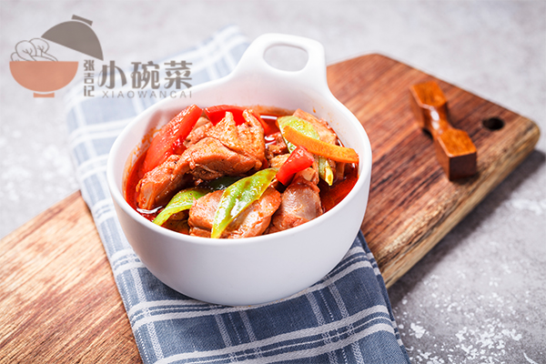 张吉记小碗菜是料包吗?标准化操作新手也是大厨