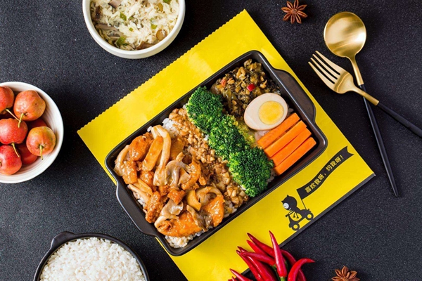 井盒炒饭赚钱吗？一年可以赚30万吗？