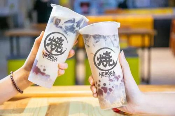 满杯烧仙草是不是加盟店？投资满杯烧仙草费用高吗？
