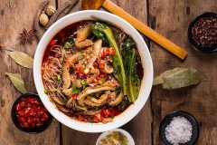 孙志鹏麻辣烫加盟费是多少钱？1-2万的加盟费进来了解一下