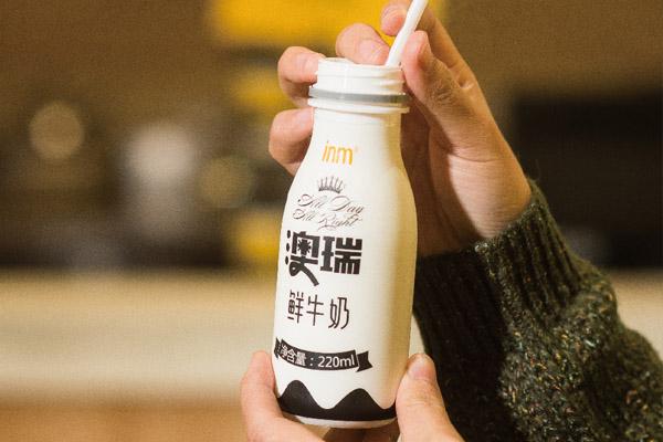一鸣真鲜奶吧加盟费多少钱？优势多多，总部福利