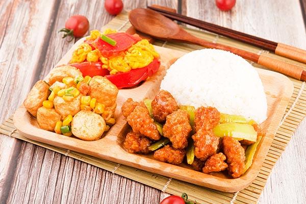 开一家西遇记大食堂加盟总部地址：加盟代理费用贵不贵