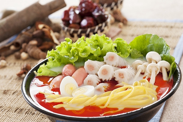 煮田农场麻辣烫加盟需要多少钱？加盟优势是什么？