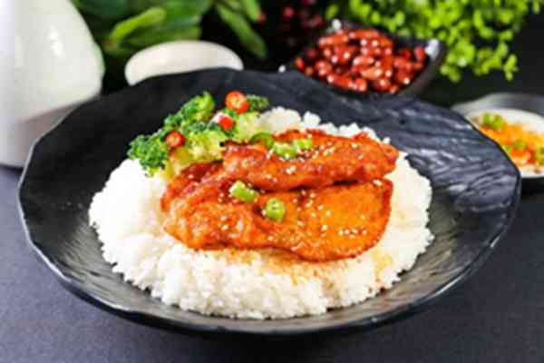 小饭桶烤肉拌饭前景怎么样?小饭桶烤肉拌饭加盟赚不赚钱?