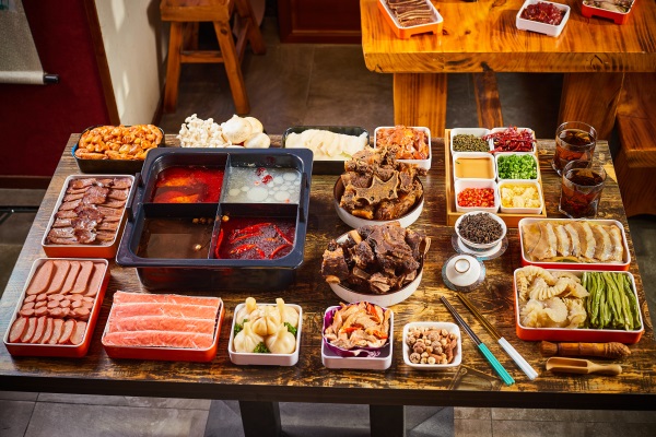 妙食代自助酱大骨火锅全国有多少家？加盟费用多少钱？