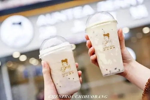 沪上阿姨奶茶加盟：茶香四溢，品味生活的温暖