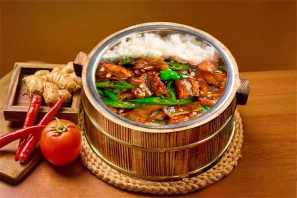 利品湘木桶饭加盟公司总部电话号码：利品湘木桶饭加盟费多少钱？