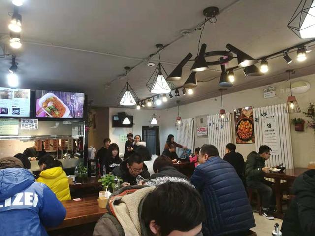 北京昌平这家开了15年的中式快餐，一饭一汤20元，超受上班族欢迎