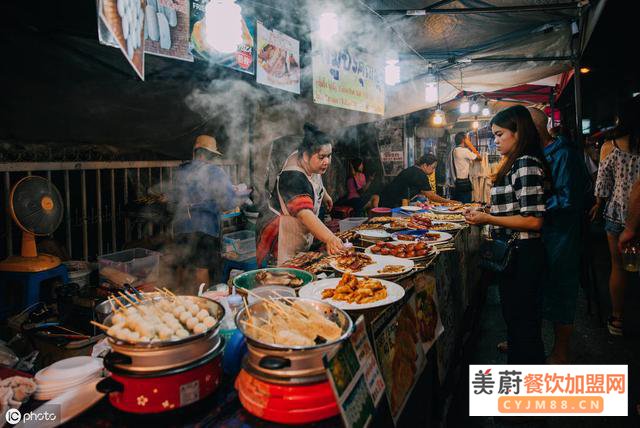 投资50万，一年加盟连锁超50家的餐饮小吃品牌是怎么设计爆起来的