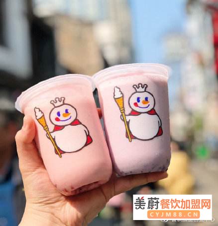 摆摊起家的蜜雪冰城成为首个“茶饮万店”品牌！