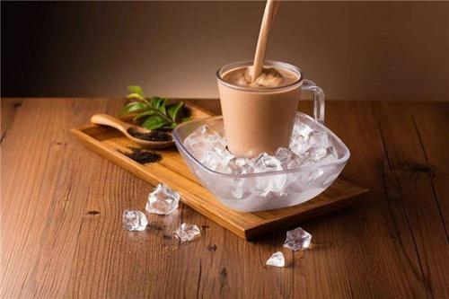 泷千家奶茶加盟