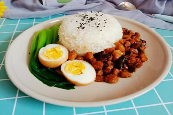 台资味卤肉饭