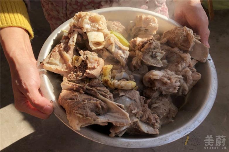 49元酱骨头自助火锅